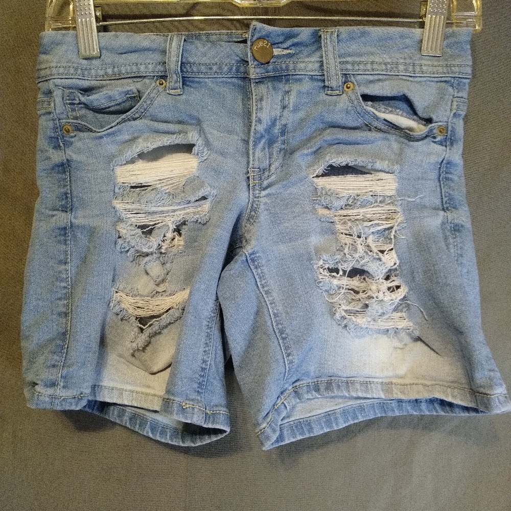 Rue 21 distressed high waisted junior Denim Shorts
